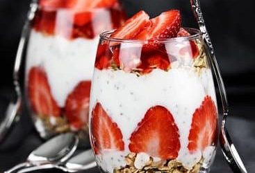 Parfait yogourt-cottage aux fraises