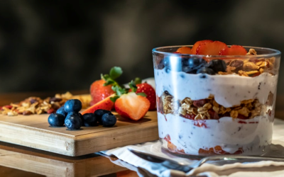 Granola protéiné et parfait au yogourt grec