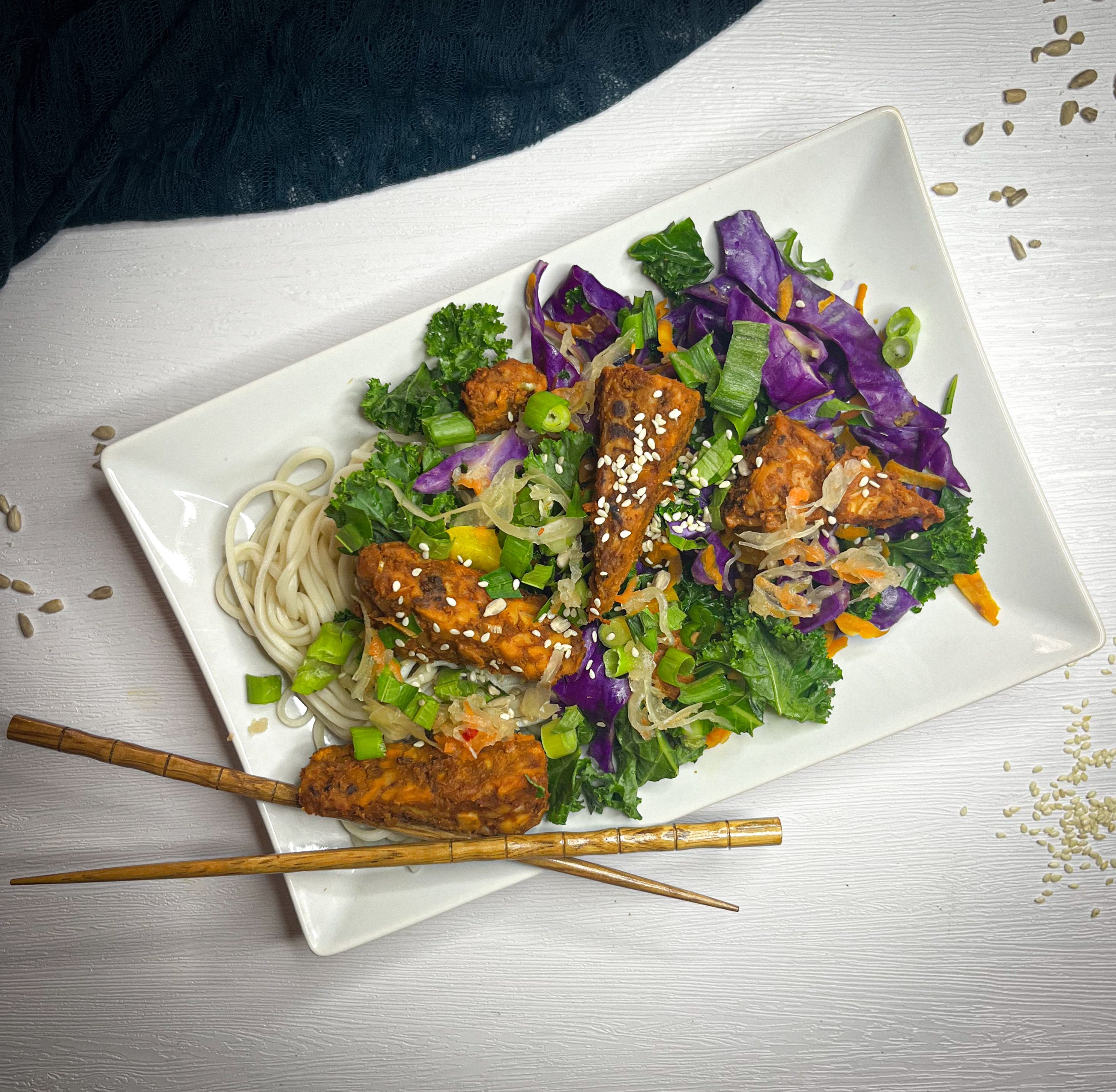 Sauté arc-en-ciel au tempeh. Repas faible en FODMAP. ÉPITHÉLIA- Clinique de santé digestive.