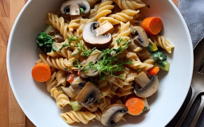 Pâtes crémeuses aux champignons et légumes
