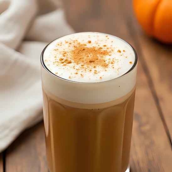 Latté à la citrouille épicé