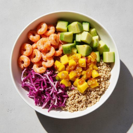 Bol de crevettes nordiques avec salsa de mangue